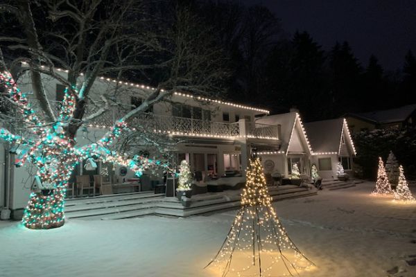 Residential Christmas Lighting Service Company Near Me in Bellevue WA 37