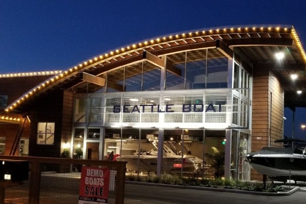 Commercial Holiday Lighting Service Company Near Me in Bellevue WA 010