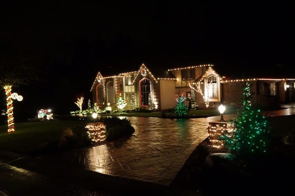 Residential Christmas Lighting Service Company Near Me in Bellevue WA 008
