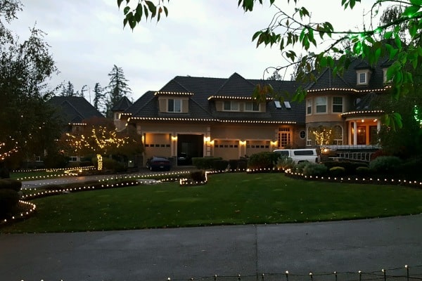 Residential Christmas Lighting Service Company Near Me in Bellevue WA 011